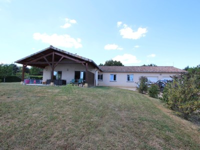 MAISON PLAIN PIED A VENDRE - TOURNUS - 155 m2 - Prix : nous consulter