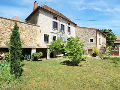 PROPRIETE A VENDRE - TOURNUS - 213 m2 - 385000 €