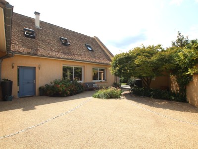 MAISON A VENDRE - MACON - 146 m2 - 435000 €