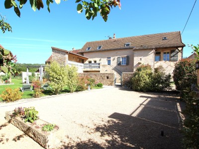 PROPRIETE A VENDRE - TOURNUS - 129 m2 - 479000 €