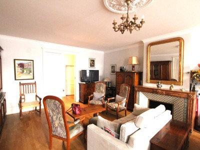 APPARTEMENT T4 A VENDRE - TOURNUS - 120 m2 - 169000€