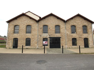 LOCAL COMMERCIAL A LOUER - TOURNUS - 586 m2 - 3000€ HC et HT par mois