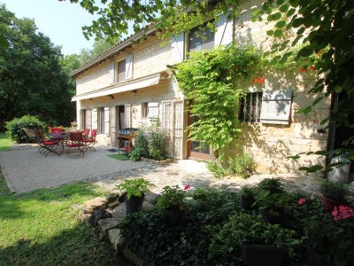 PROPRIETE A VENDRE - TOURNUS - 99 m2 - 299 000 €