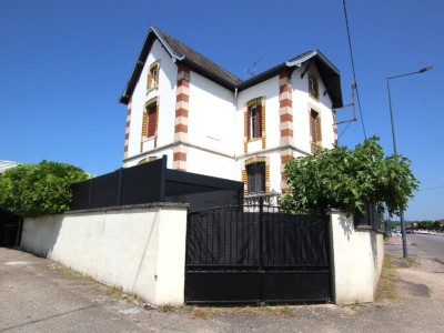 MAISON A VENDRE - TOURNUS - 151 m2 - 253000€
