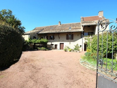 PROPRIETE A VENDRE - SENNECEY LE GRAND - 263 m2 - 529000€