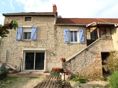 MAISON DE VILLAGE A VENDRE - FONTAINES - 82 m2 - 179�000�&euro;