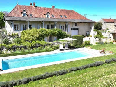 PROPRIETE A VENDRE - TOURNUS - 203 m2 - 830 000 &euro;