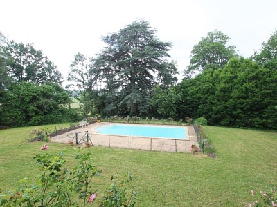 PROPRIETE DE FAMILLE A VENDRE - AUTUN - 500 m2 - 935000 €