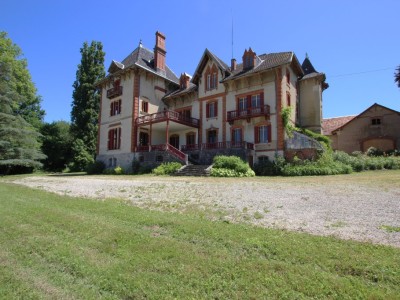 CHATEAU A VENDRE - TOURNUS - 808 m2 - 1029000€