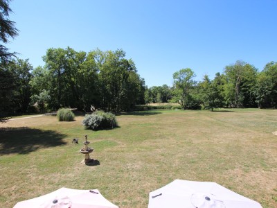 CHATEAU A VENDRE - TOURNUS - 697 m2 - 1 700 000 &euro;