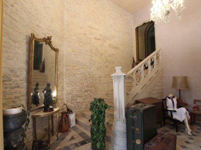 CHATEAU A VENDRE - TOURNUS - 697 m2 - 1 700 000 &euro;