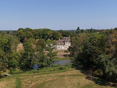 CHATEAU A VENDRE - TOURNUS - 697 m2 - 1 700 000 &euro;