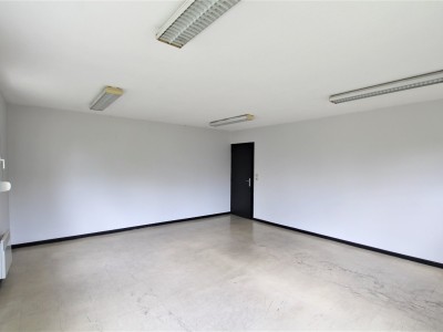 LOCAL INDUSTRIEL A VENDRE - TOURNUS - 3693 m2 - 2220000 €