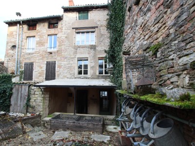 IMMEUBLE DE RAPPORT A VENDRE - TOURNUS - 246 m2 - 350�000�&euro;