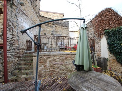 IMMEUBLE DE RAPPORT A VENDRE - TOURNUS - 246 m2 - 350�000�&euro;