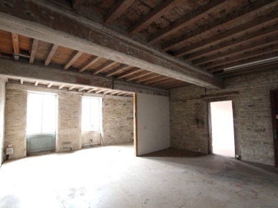 IMMEUBLE DE RAPPORT A VENDRE - TOURNUS - 246 m2 - 350 000 €