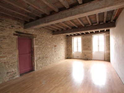 IMMEUBLE DE RAPPORT A VENDRE - TOURNUS - 246 m2 - 350 000 €