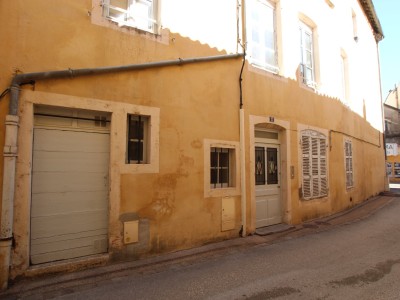IMMEUBLE DE RAPPORT A VENDRE - TOURNUS - 242 m2 - 319 000 €