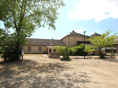 IMMEUBLE MIXTE A VENDRE - TOURNUS - 609 m2 - 198 000 €