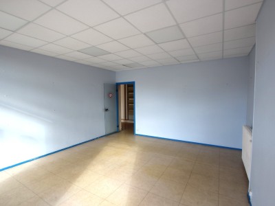 LOCAL COMMERCIAL A VENDRE - TOURNUS - 134 m2 - 139�000�&euro; 