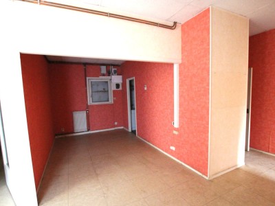 LOCAL COMMERCIAL A VENDRE - TOURNUS - 134 m2 - 139�000�&euro; 