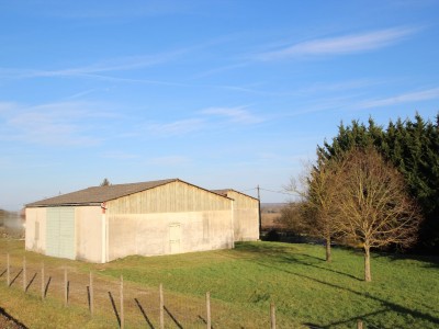 LOCAL D ACTIVITE A VENDRE - TOURNUS - 527 m2 - 250�000�&euro; 