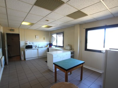 LOCAL INDUSTRIEL A VENDRE - CUISERY - 922 m2 - 460 000 €
