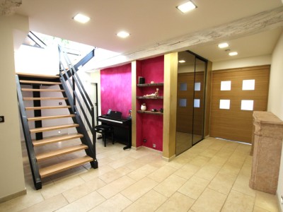 LOFT A VENDRE - TOURNUS - 160 m2 - 315�000�&euro;