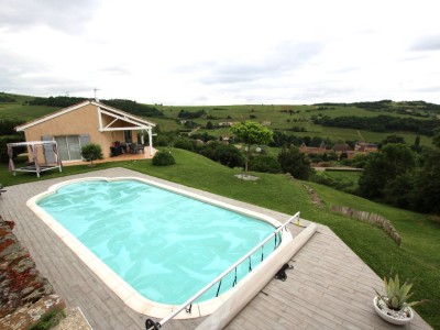 MAISON TRADITIONNELLE SUR SOUS-SOL AVEC PISCINE A VENDRE - CHASSELAS - 124 m2 - Prix : nous consulter