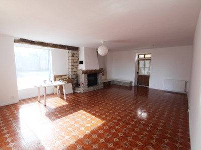 MAISON DE VILLAGE - CURTIL SOUS BURNAND - 151 m2 - VENDU