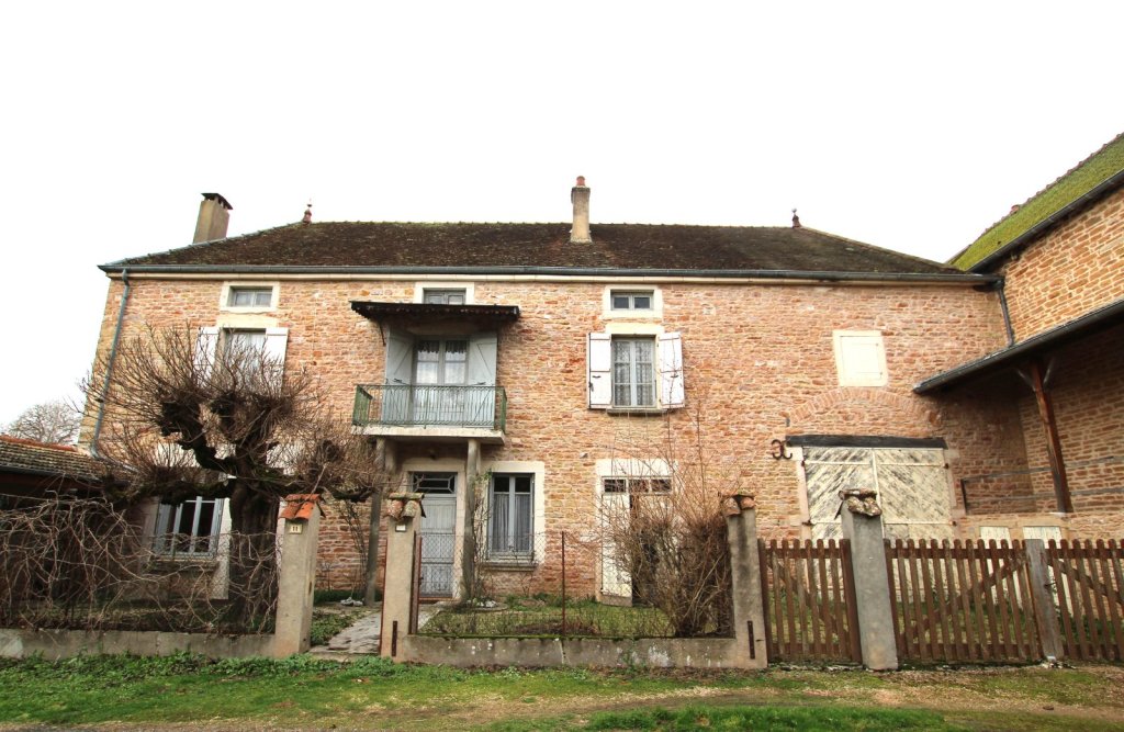 MAISON - ETRIGNY - 144 m2 - VENDU