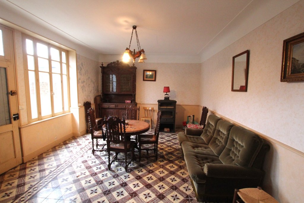 MAISON - ETRIGNY - 144 m2 - VENDU