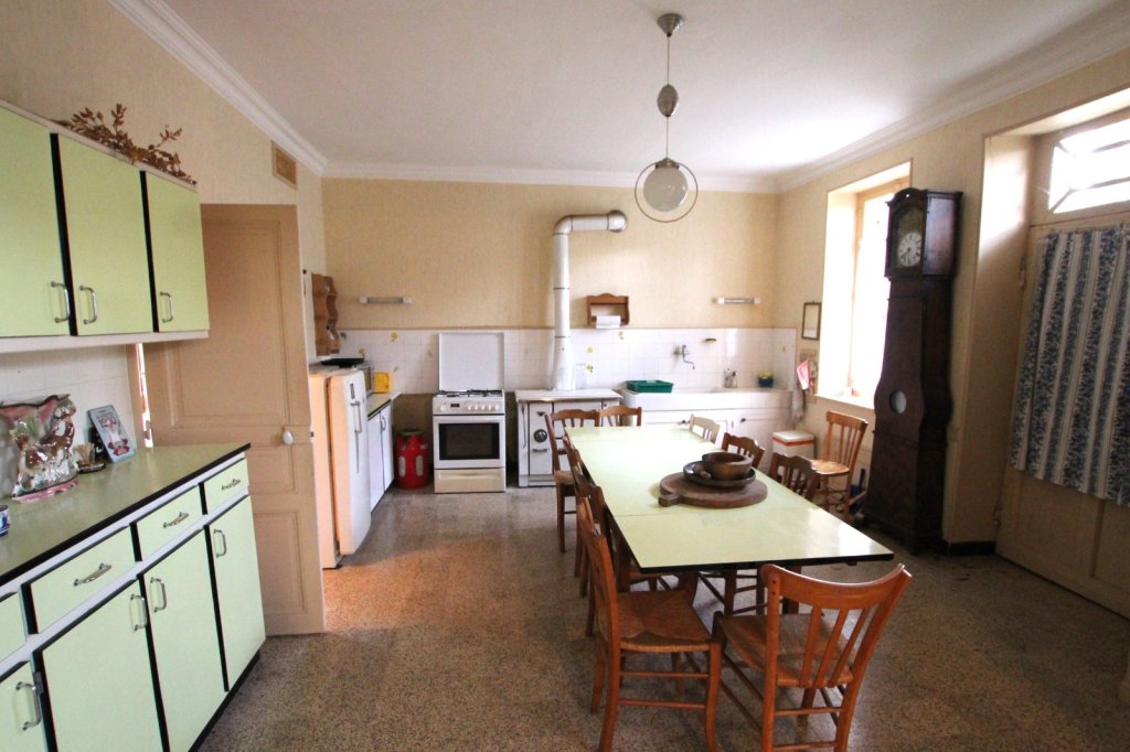 MAISON - ETRIGNY - 144 m2 - VENDU
