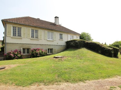 MAISON SUR SOUS SOL A VENDRE - SENNECEY LE GRAND - 196 m2 - 232000 €