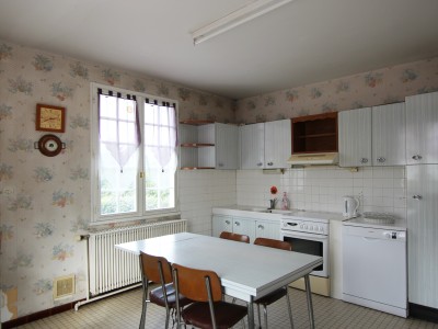 MAISON SUR SOUS SOL A VENDRE - SENNECEY LE GRAND - 196 m2 - 232000 €