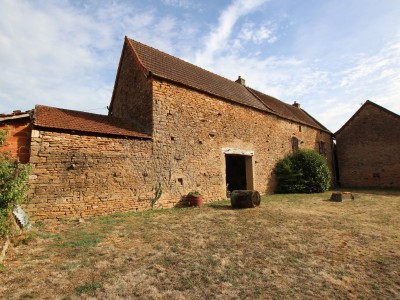 PROPRIETE A VENDRE - SENNECEY LE GRAND - 585 m2 - 226 000 €