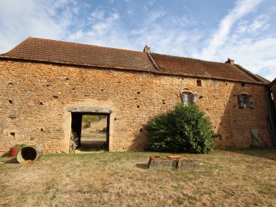 PROPRIETE A VENDRE - SENNECEY LE GRAND - 585 m2 - 226 000 €