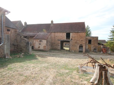 PROPRIETE A VENDRE - SENNECEY LE GRAND - 585 m2 - 226 000 €