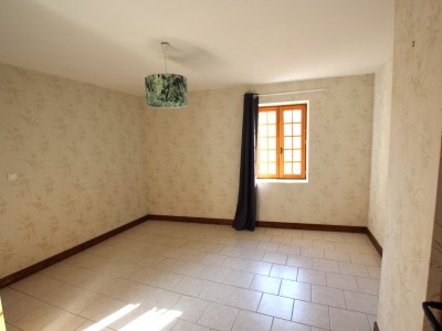 PROPRIETE A VENDRE - SENNECEY LE GRAND - 585 m2 - 226 000 €