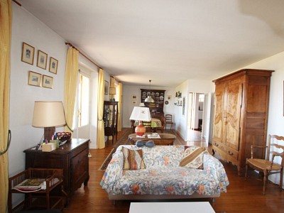 MAISON - TOURNUS - 229 m2 - 298000 €