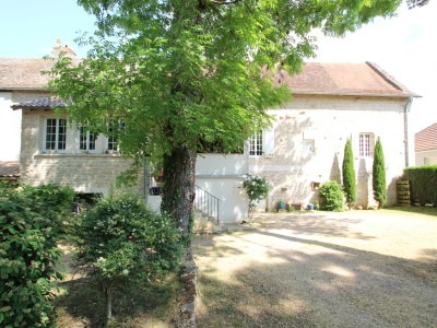 MAISON A VENDRE - TOURNUS - 151 m2 - 298000 €