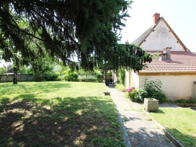 MAISON A VENDRE - TOURNUS - 126 m2 - 169000 €