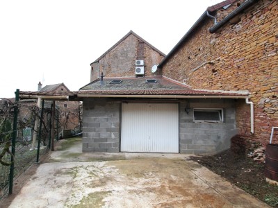 MAISON DE VILLAGE A VENDRE PROCHE DE TOURNUS