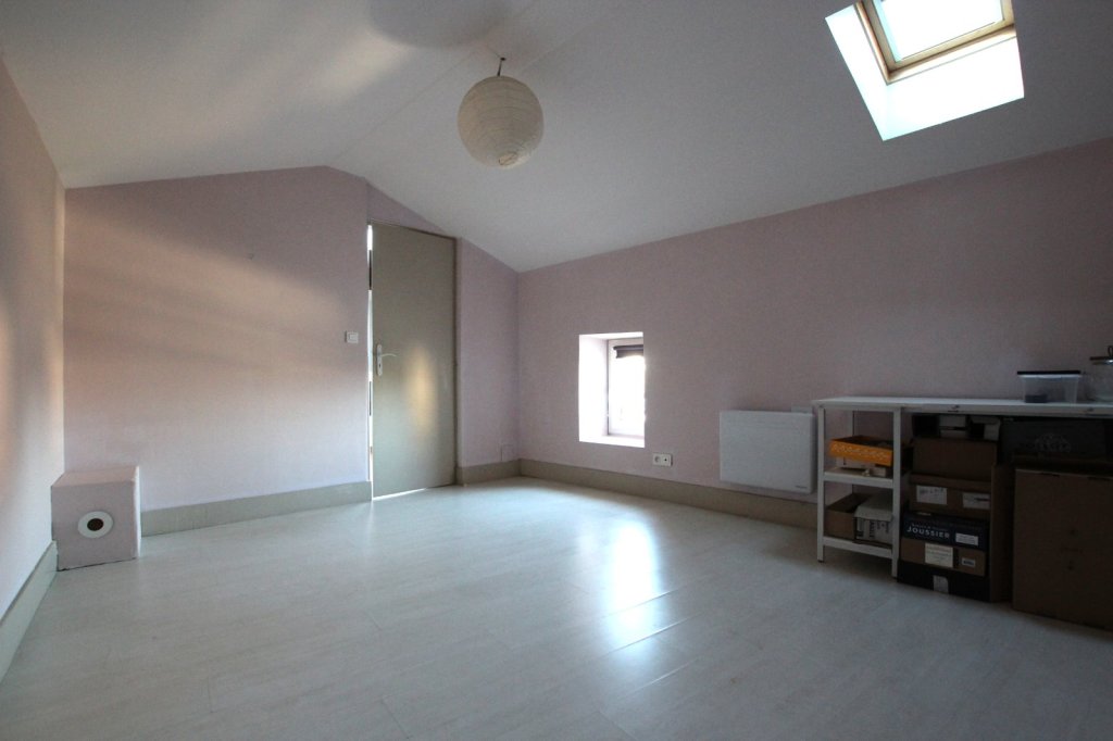 MAISON DE VILLE MITOYENNE AVEC COUR FERMEE - LACROST - 96 m2 - VENDU