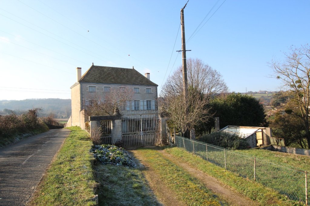 MAISON - TOURNUS - 105 m2 - VENDU
