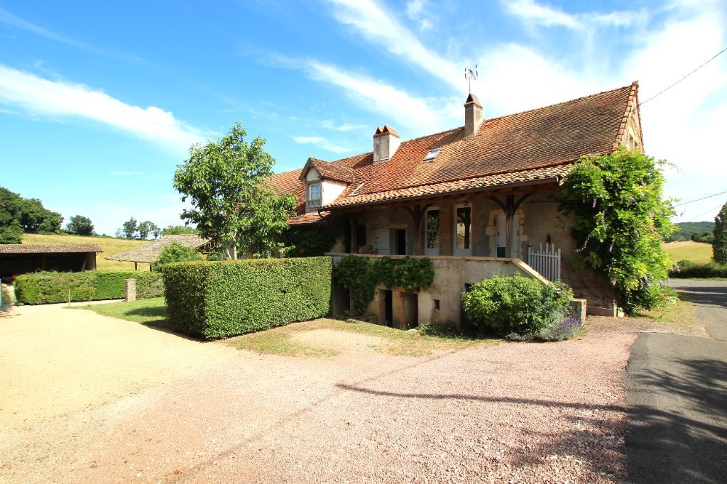 MAISON - LA CHAPELLE SOUS BRANCION - 170 m2 - VENDU