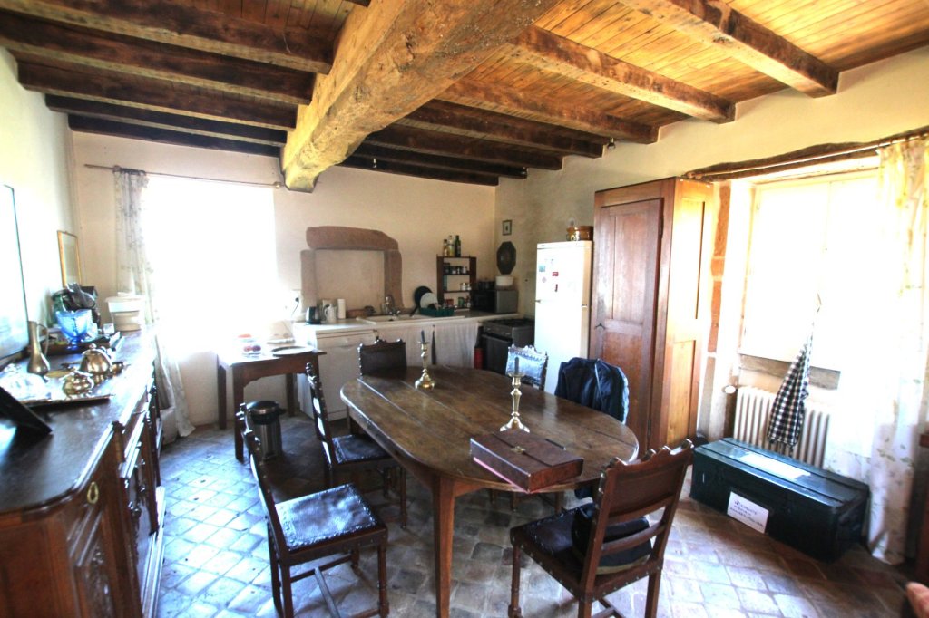 MAISON - LA CHAPELLE SOUS BRANCION - 170 m2 - VENDU