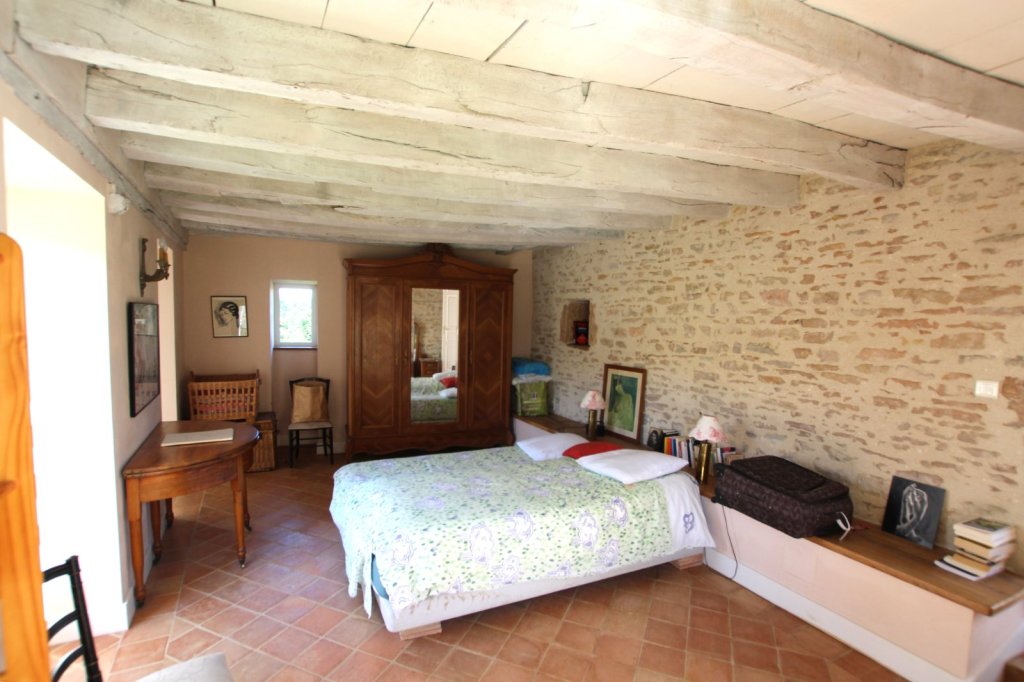 MAISON - LA CHAPELLE SOUS BRANCION - 170 m2 - VENDU