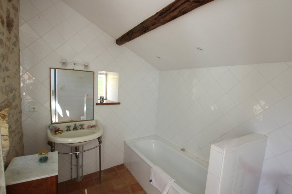 MAISON - LA CHAPELLE SOUS BRANCION - 170 m2 - VENDU