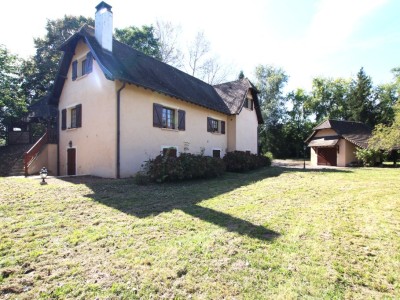 MAISON A VENDRE - TOURNUS - 180 m2 - 299000€